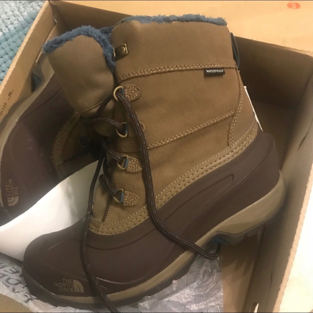 Women’s snow boots